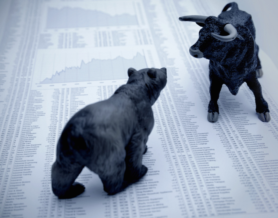 Stock market report with bull and bear